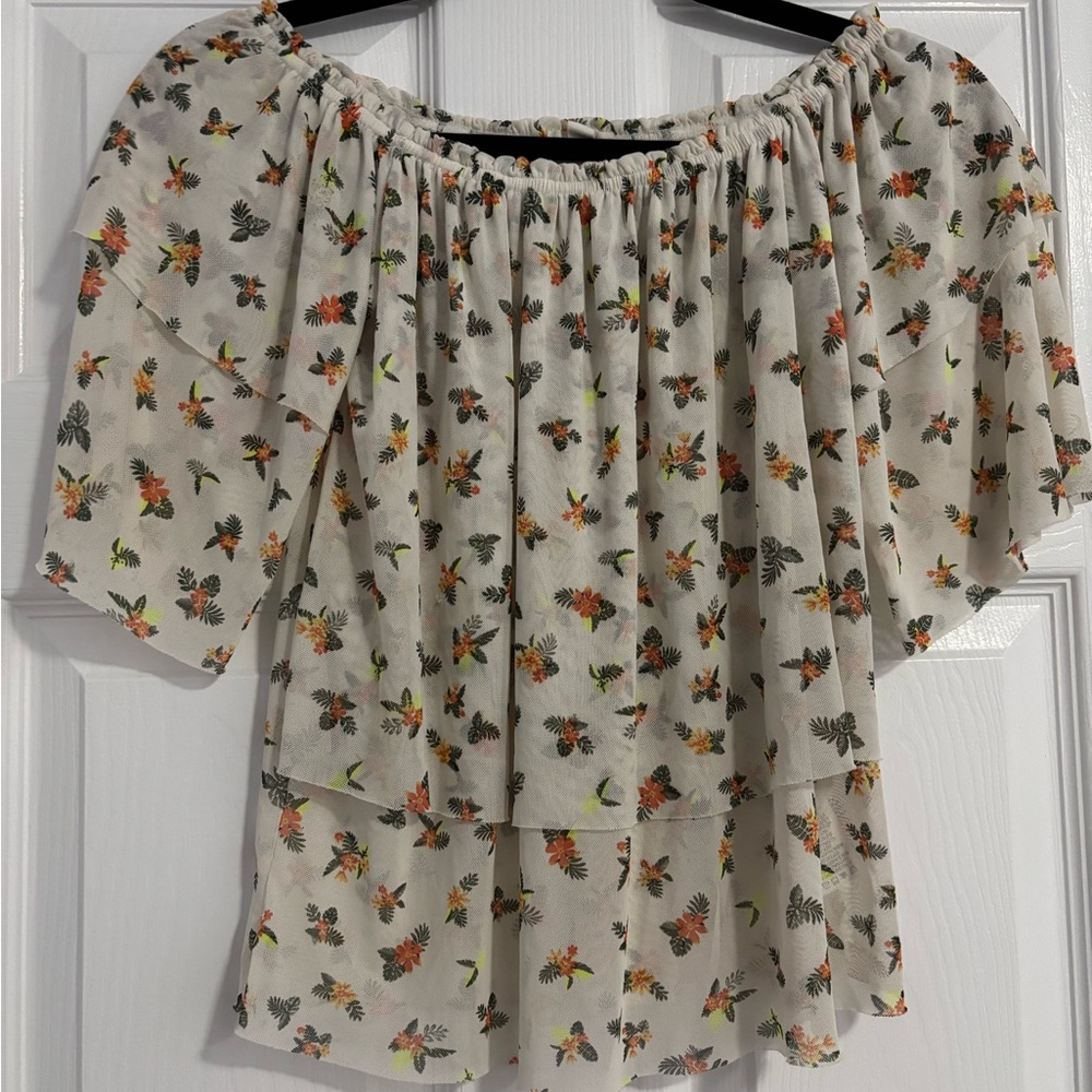 Bundle 3+ to get 15% off

Ardene Floral Off-Shoulder Blouse
